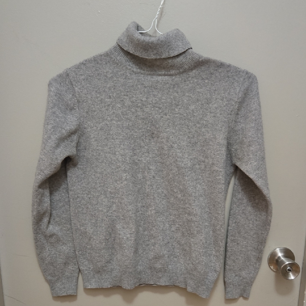 Kirkland Signature Light Gray Men’s Turtleneck Sweater